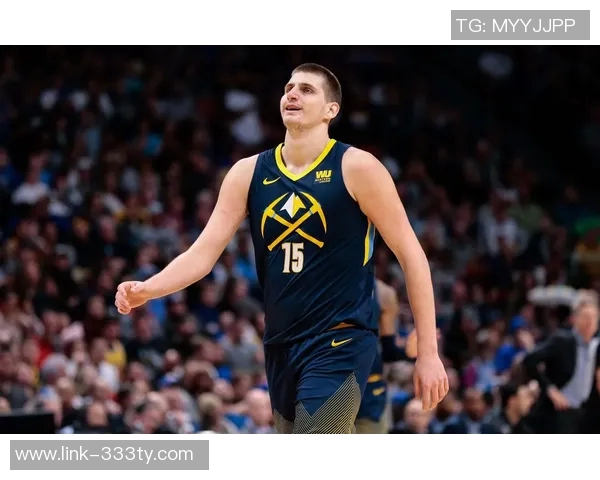 约基奇全能表现难掩遗憾22投12中三分五中二空砍29分7篮板14助攻3抢断